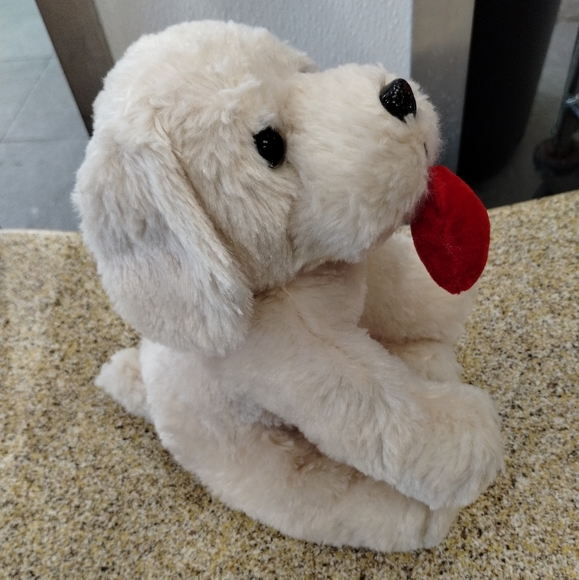 โBeverly Hills Teddy Bear Co. Valentine Dog Plush with Heart 9โ - Picture 4 of 14